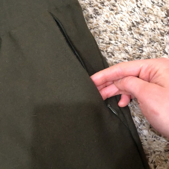 Universal Standard Smart Signature Ponte Pants Size Small Dark Olive Green - Picture 3 of 11